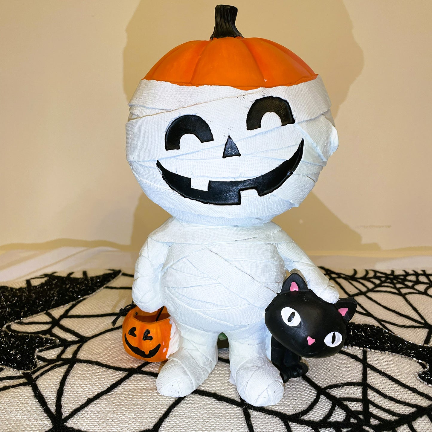 Trick or Treating Halloween Mummy - Glow in the Dark