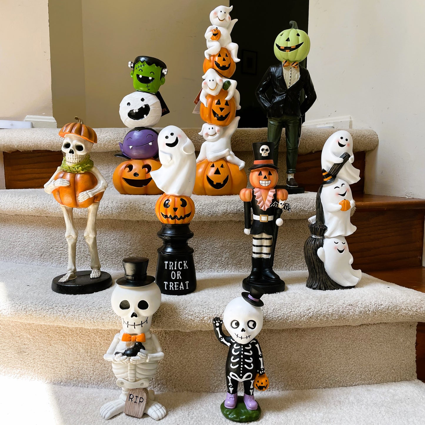 Ghosts and Pumpkins Table Tower